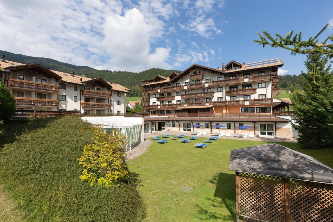 Golf Hotel Folgaria Kültér fotó