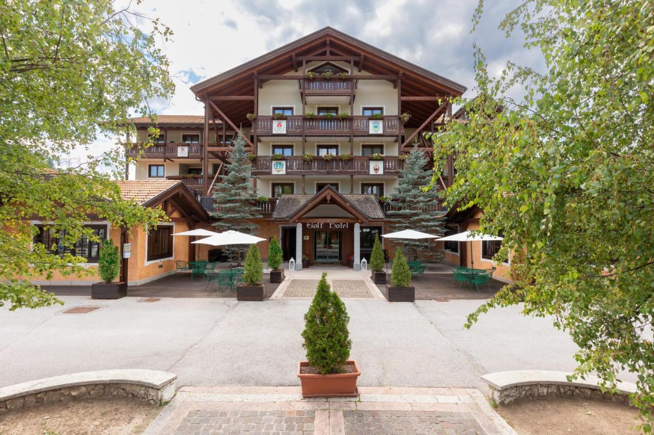 Golf Hotel Folgaria Kültér fotó