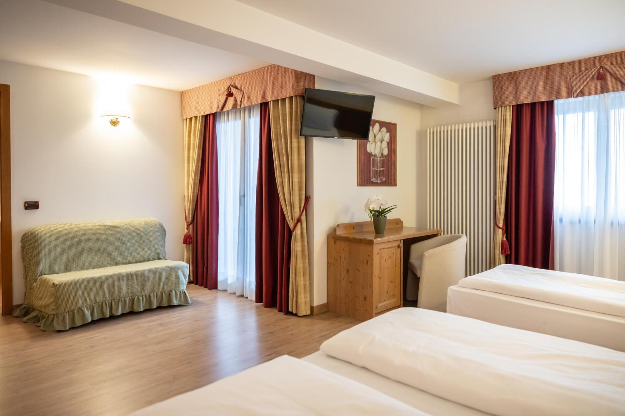 Golf Hotel Folgaria Kültér fotó